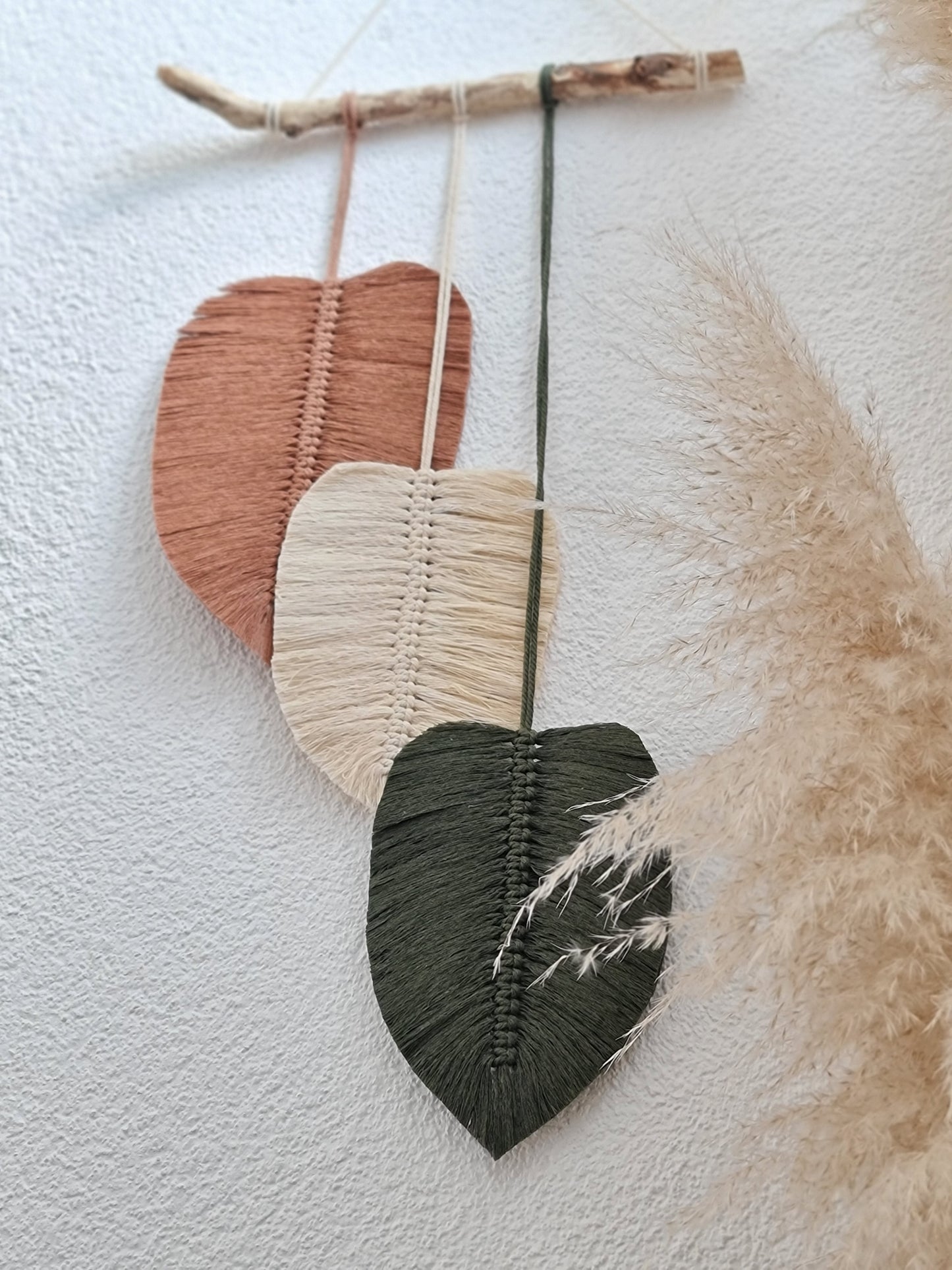 Wandbehang "3er Feder" aus Makramee