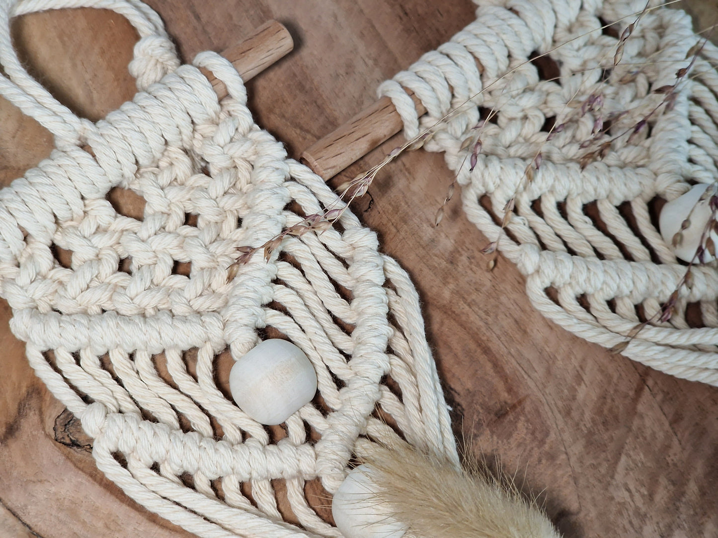 Mini-Makramee Wandbehang mit Holzperle