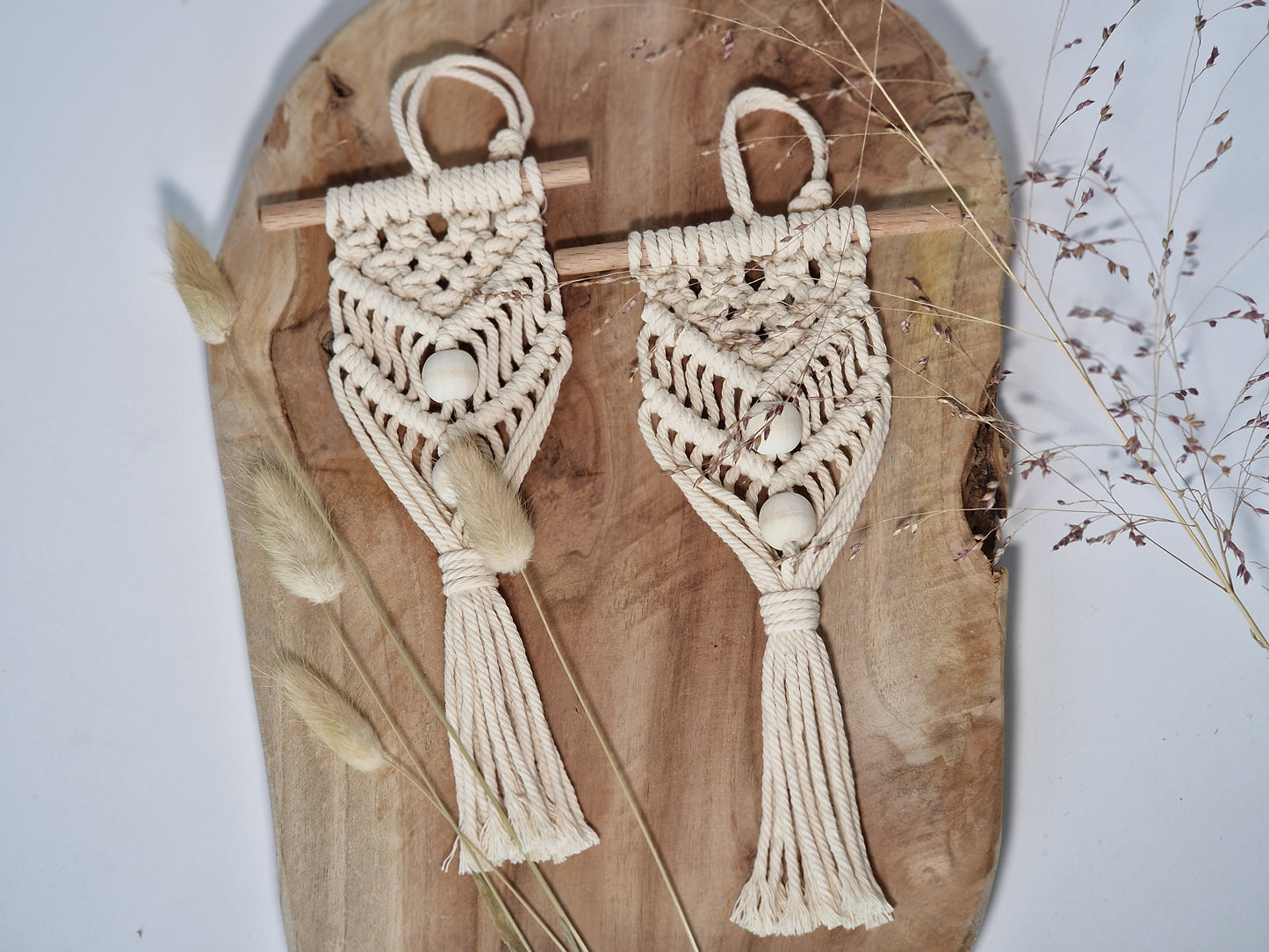 Mini-Makramee Wandbehang mit Holzperle